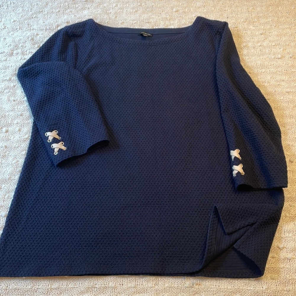 Talbots Women’s Boatneck pullover tunic style top.